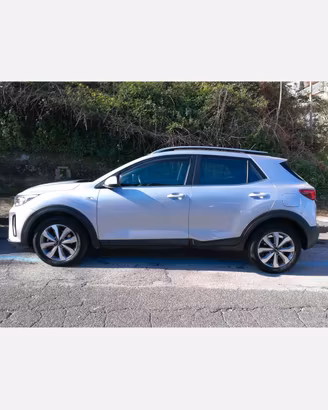 Kia Stonic 1.0 turbo gpl cambio DCT a 7 marce 