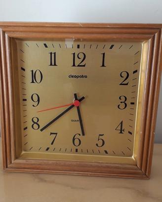 Orologio quadrato in legno