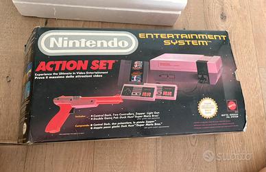 Nintendo NES Action Set + scatola + 4 giochi