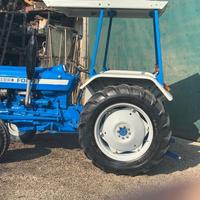 Trattore Ford 3600 targato