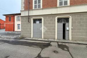 NEGOZIO A MONTICELLI D'ONGINA