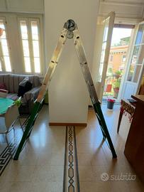 Scala telescopica 4+4 circa 3,7 m.