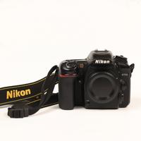 NIKON D7500 + 2 obiettivi 