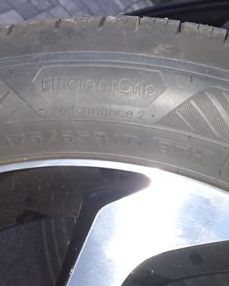 4 gomme g.year efficentgrip performance2 175/65/17