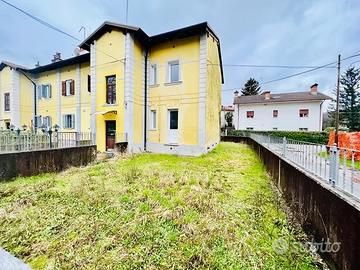 Villa a schiera con giardino