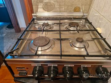 Cucina a gas Xper con forno e 4 fuochi