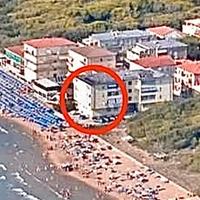 Accesso diretto alla spiaggia libera o attrezzata