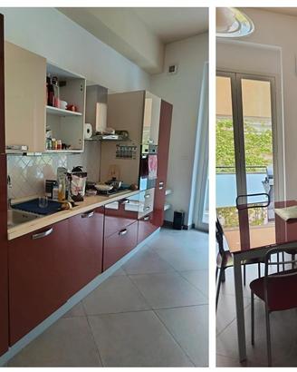 cucina moderna con elettrodomestici
