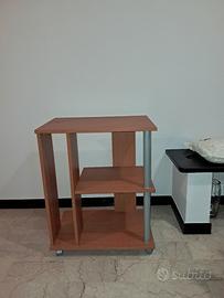 1 mobile tv /pc , 1 specchio 