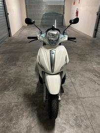 Beverly 350 Sport Touring