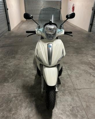 Beverly 350 Sport Touring