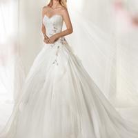 ABITO DA SPOSA DELLA COLLEZIONE NICOLE - COLET