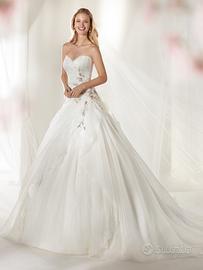 ABITO DA SPOSA DELLA COLLEZIONE NICOLE - COLET