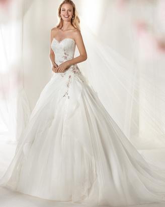 ABITO DA SPOSA DELLA COLLEZIONE NICOLE - COLET
