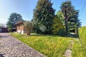 VILLA SINGOLA A VITTUONE