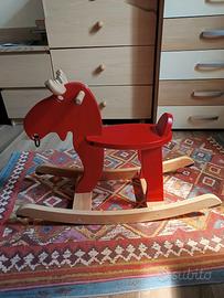Cavallo a dondolo ikea