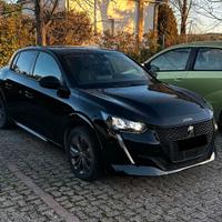 Peugeot e208 GT Pack – 28.000km – Buone condizioni