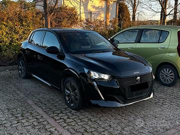 Peugeot e208 GT Pack – 28.000km – Buone condizioni