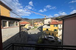 CASA SEMINDIPENDENTE A SARZANA