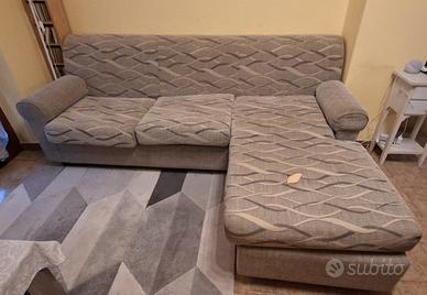 Divano con chaise longue 
