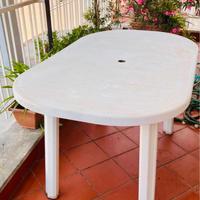 Tavolo bianco da giardino/ terrazzo