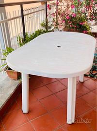 Tavolo bianco da giardino/ terrazzo