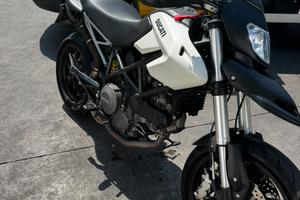 Hypermotard 796