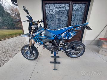  moto Husqvarna Motard 125 SM