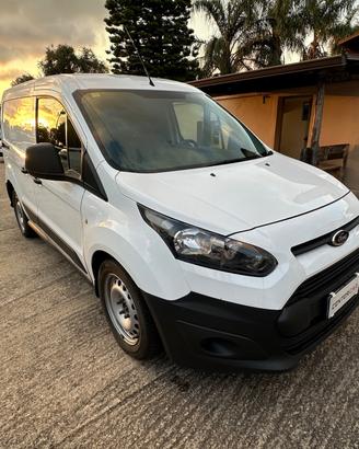 Ford Tourneo Courier 1.5 TDCI 75 CV Plus