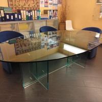 TAVOLO OVALE IN CRISTALLO