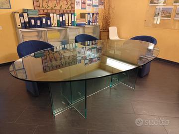 TAVOLO OVALE IN CRISTALLO