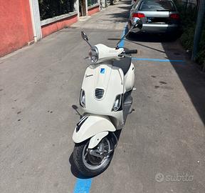 Vespa 50