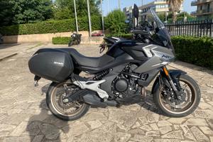 Cf Moto 700MT