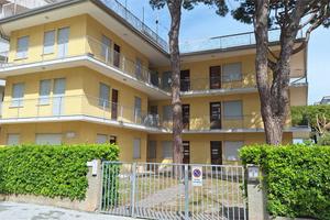 3 CAMERE PIANO TERRA DOPPI SERVIZI ZONA P.ZZA NEMB