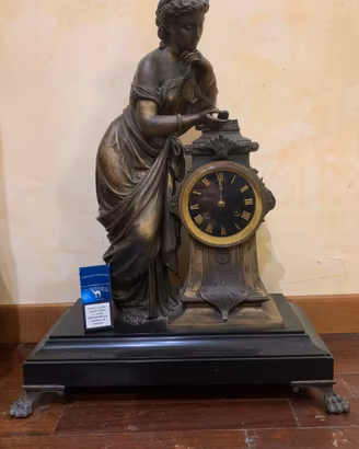 Antico orologio da museo