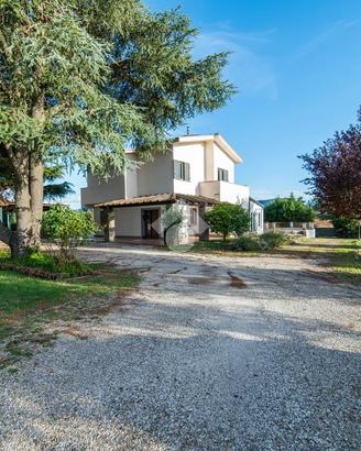 VILLA SINGOLA A VITERBO
