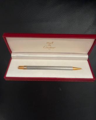 Penna must Cartier