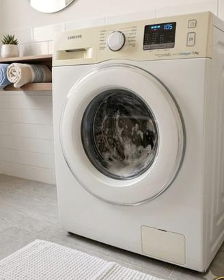 Lavatrice Samsung WF71F5E – 7 kg di carico