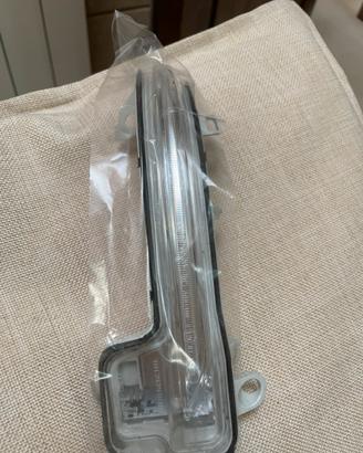 Freccia specchietto destro BMW 216d gran Tourer