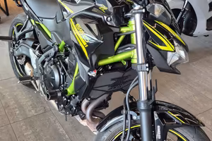 KawasakiZ650 2020 7277 km dep. 35kW per pat. A2 