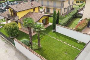 Villa di 157 m² con 5 locali e box auto a Mapello