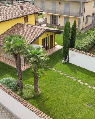 Villa di 157 m² con 5 locali e box auto a Mapello