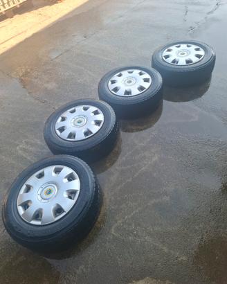 cerchi completi volkswagen  215/65 R16 fori 5x112