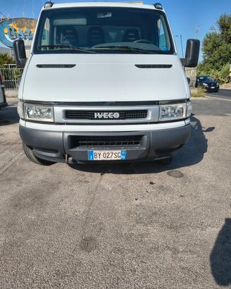 Iveco Daily con centina regolabile