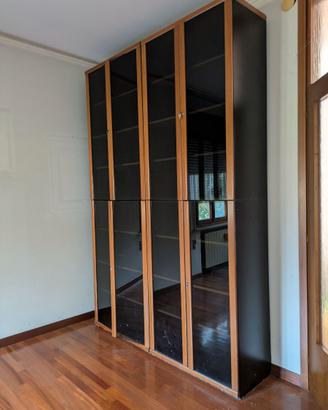 Vetrina nera e legno anni '70