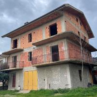 Palazzina Stato grezzo a 7 km dal mare, Calabria