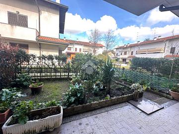 VILLA A SCHIERA A LEGNANO