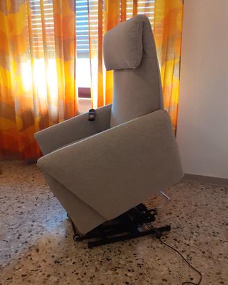 poltrona alzapersona..