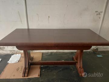 tavolo piu sedie