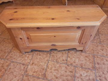 Cassapanca di legno